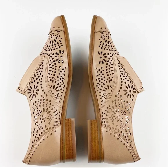 Via Spiga Tan Perforated Flats - Picture 6 of 11